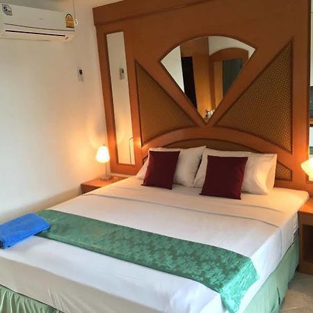 Waree'S Guesthouse Phuket Ngoại thất bức ảnh