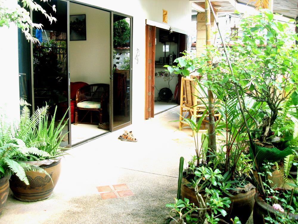 Waree'S Guesthouse Phuket Ngoại thất bức ảnh