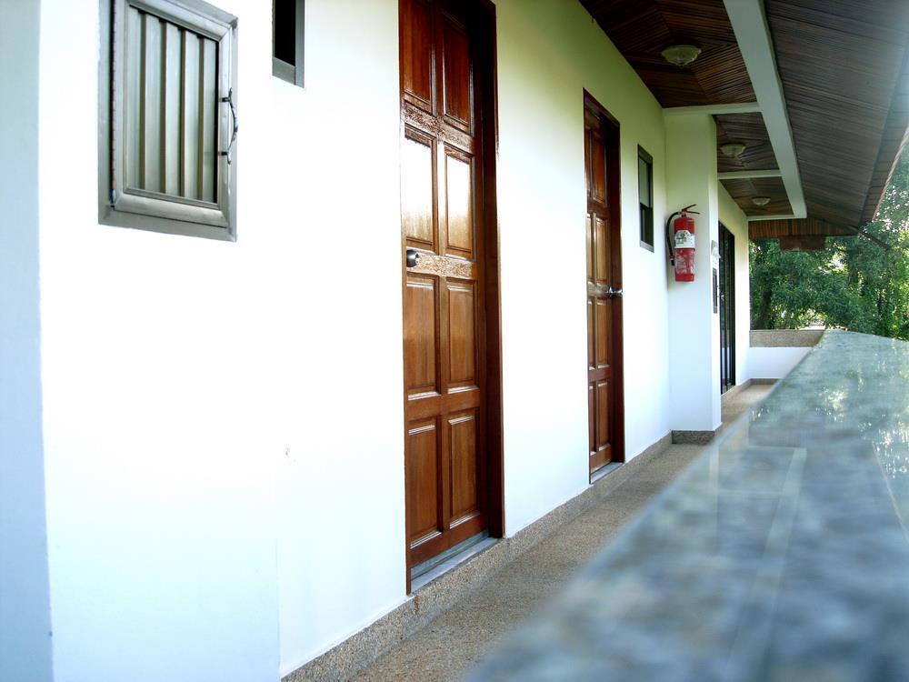 Waree'S Guesthouse Phuket Ngoại thất bức ảnh
